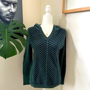 EUC Eddie Bauer hooded pullover sweater